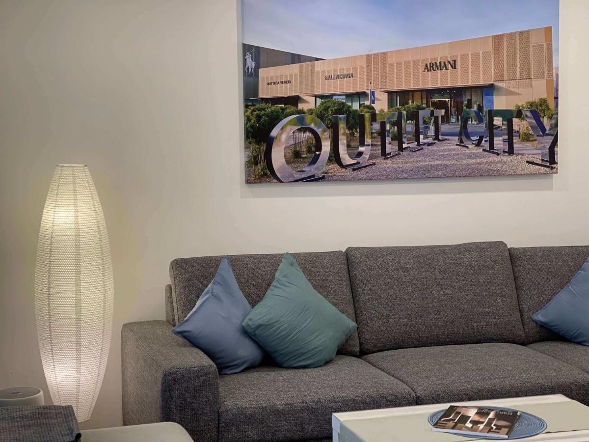 Ferienwohnung Outletcity Мецинген Екстериор снимка