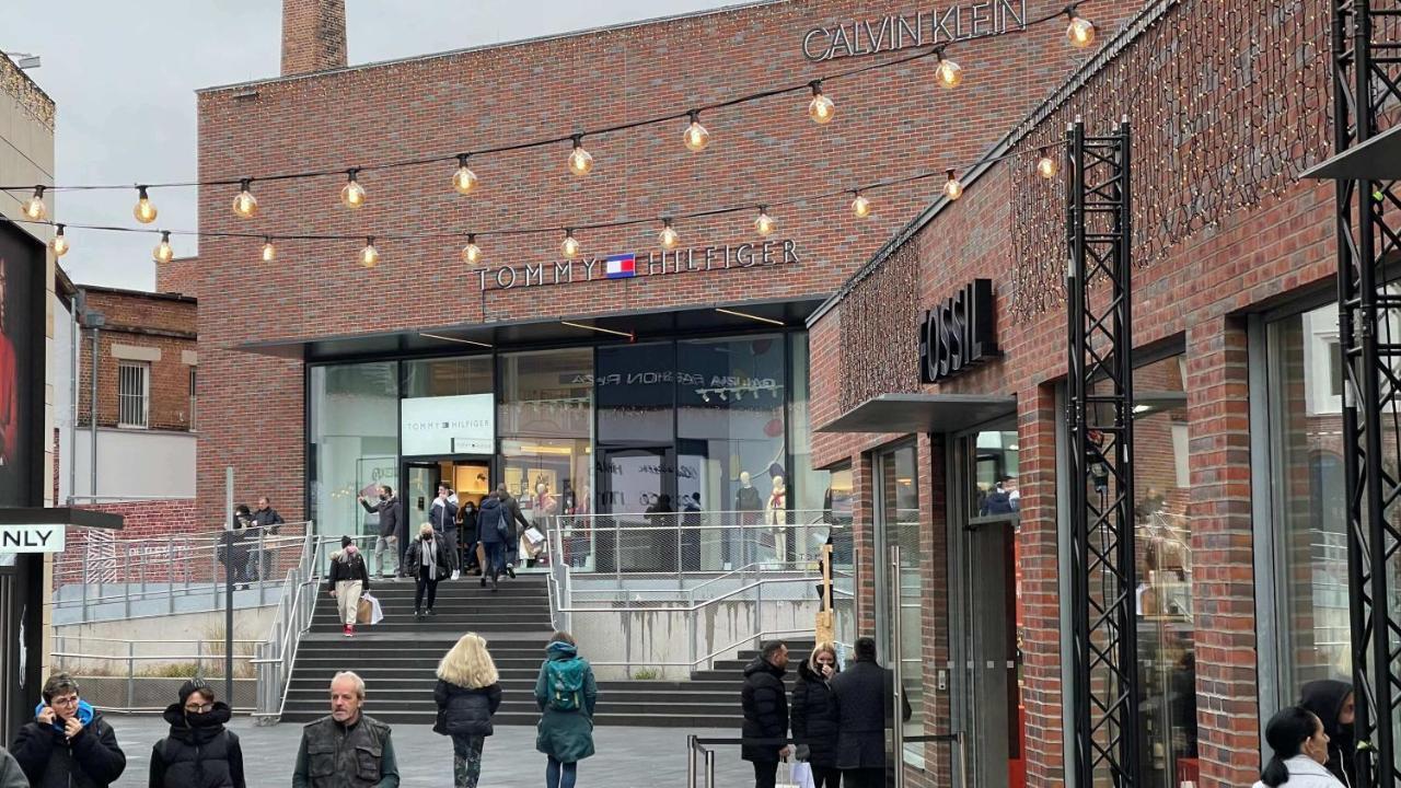Ferienwohnung Outletcity Мецинген Екстериор снимка