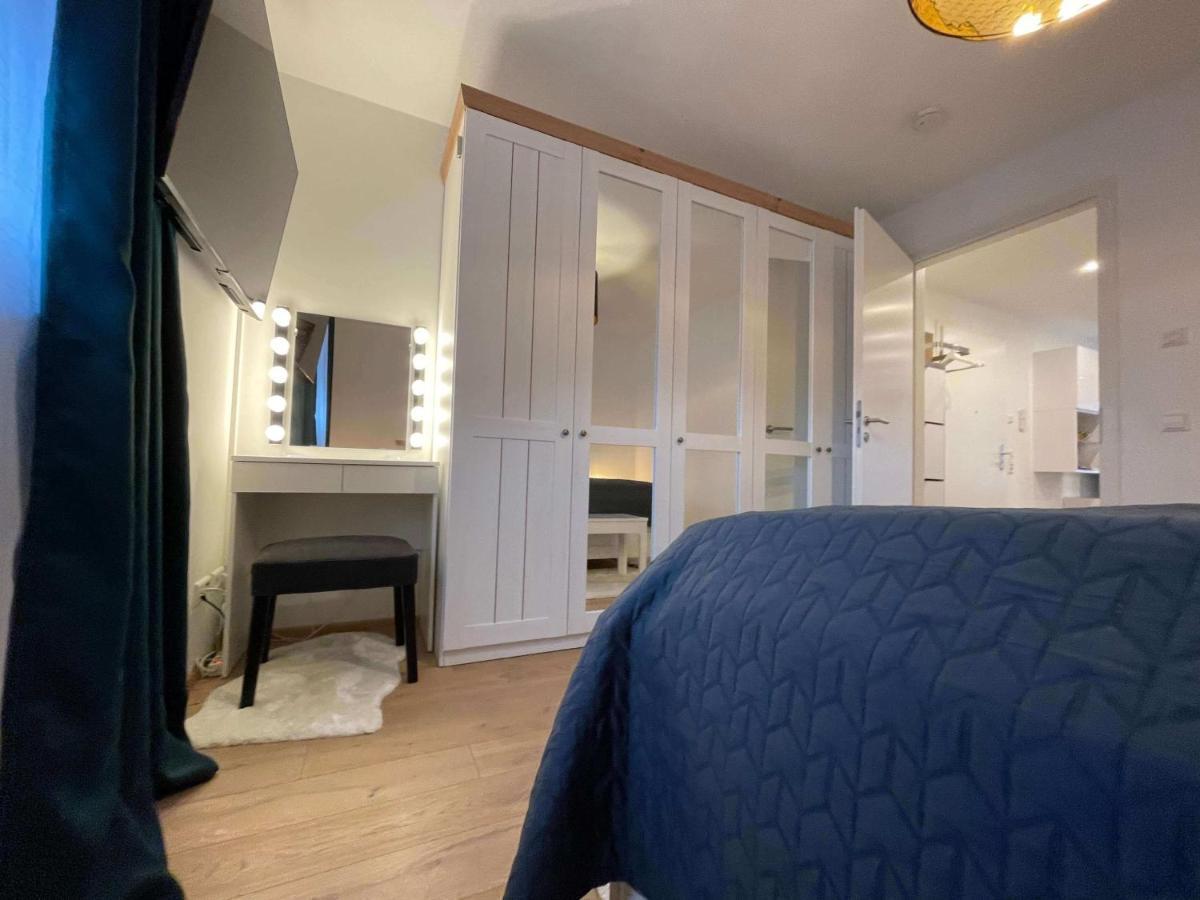 Ferienwohnung Outletcity Мецинген Екстериор снимка