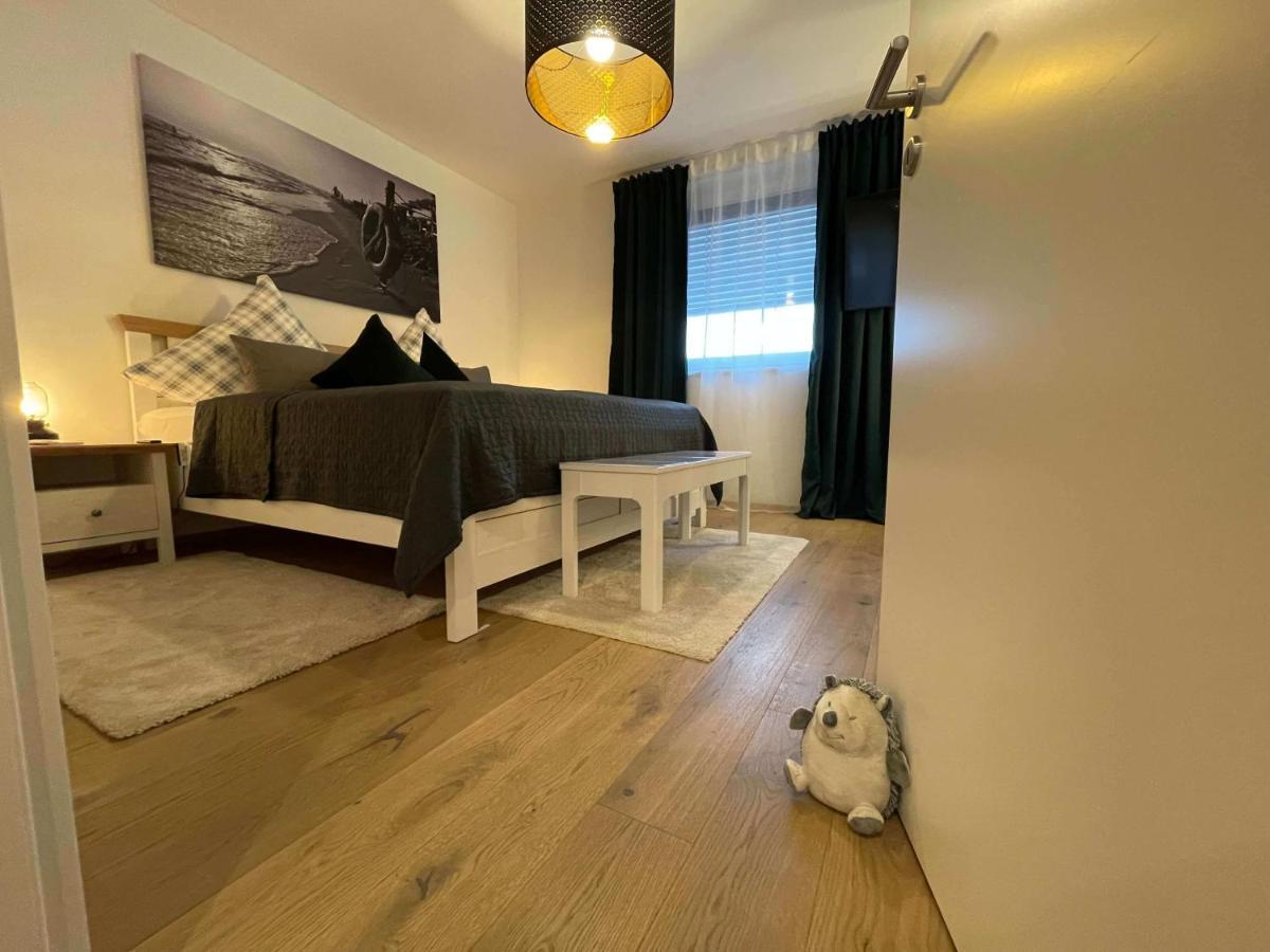 Ferienwohnung Outletcity Мецинген Екстериор снимка