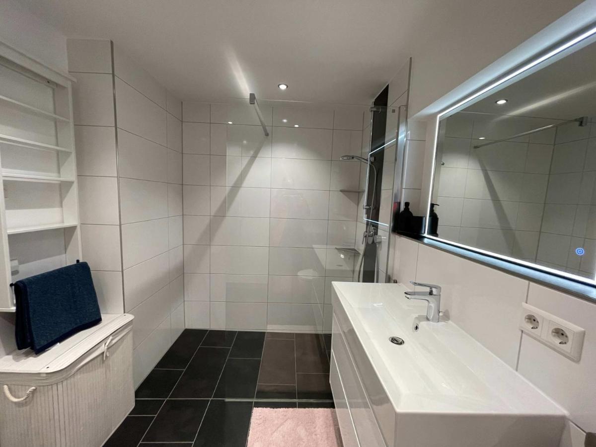 Ferienwohnung Outletcity Мецинген Екстериор снимка